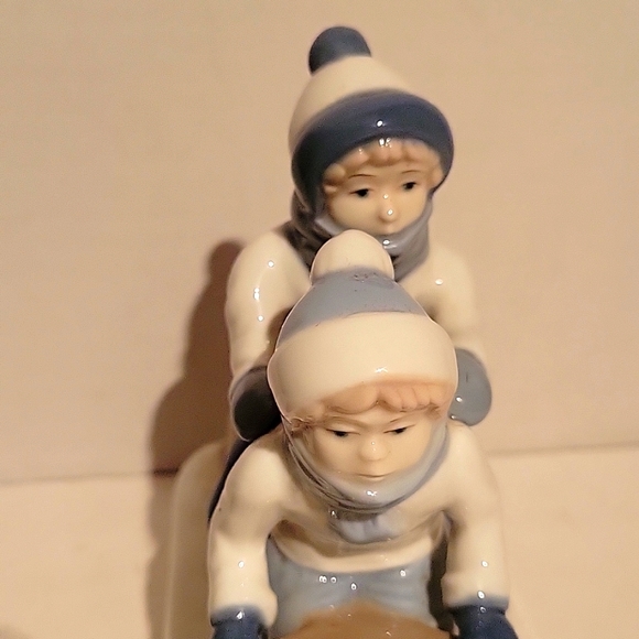 Children Sleddding Porcelain Figerine By Paul Sebastián - Picture 5 of 6